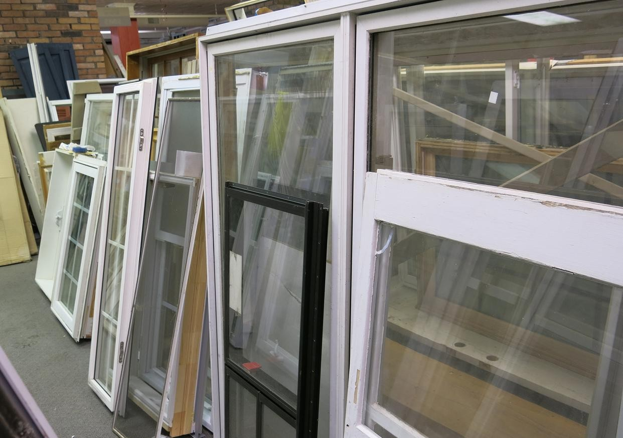 小区废旧门窗回收暴利揭秘:日入千元不是梦,低投入创业新蓝海! 小区废旧门窗回收暴利揭秘:日入千元不是梦,低投入创业新蓝海!