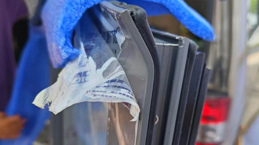 1.7万元定制门窗变“烦心事”?皇派门窗遭遇信任危机,消费者如何避坑? 1.7万元定制门窗变“烦心事”?皇派门窗遭遇信任危机,消费者如何避坑?